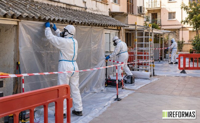 zona controlada para retirada de amianto en una obra de reforma